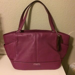SALE 💖 Coach Park Genuine Leather Carrie Handbag